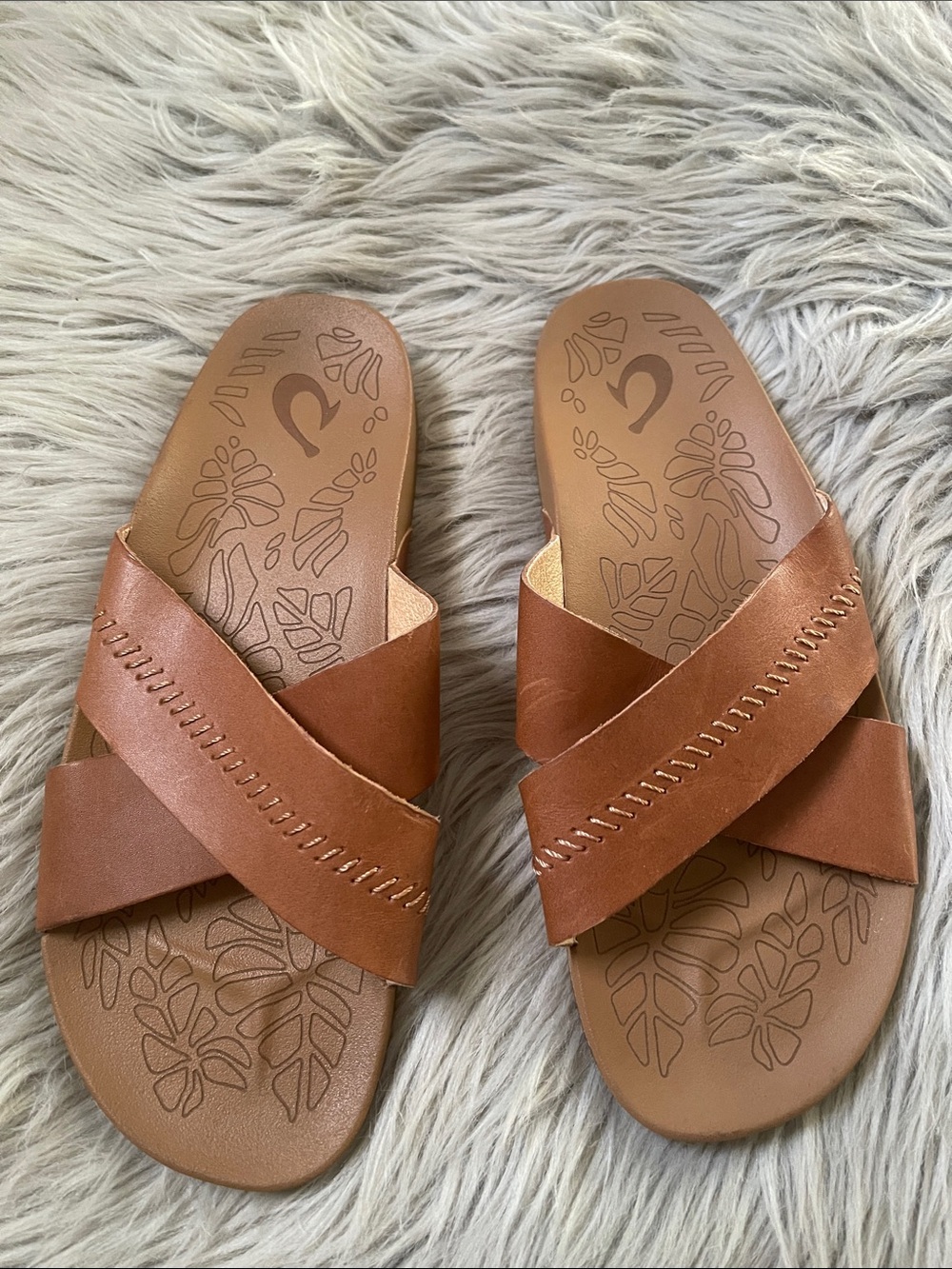 OluKai Women's Tan Leather Crisscross Slide Sandals